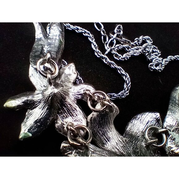 Floral & Butterfly Statement Necklace Rhinestone Accents Green Silver-Tone Metal - Picture 14 of 16